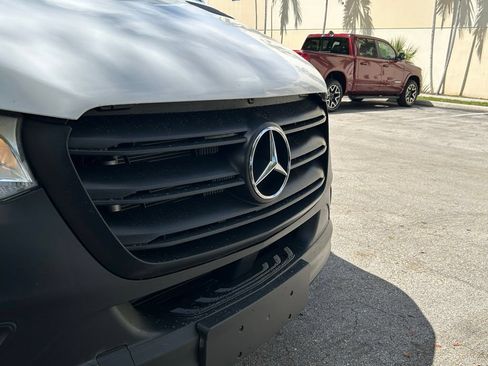 Used 2021 Mercedes-Benz Sprinter 4500 image 28
