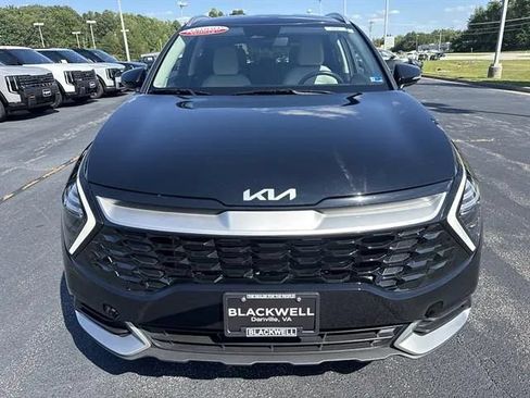 Certified 2025 Kia Sportage EX AWD/4WD image 2