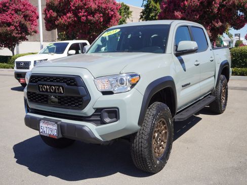 Used 2023 Toyota Tacoma 4x4 Double Cab w/ Trail Edition image 5