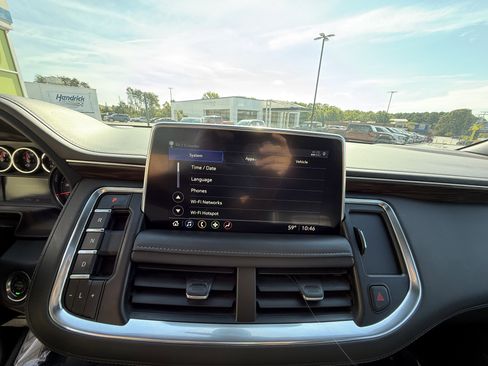 Used 2021 Chevrolet Tahoe Z71 w/ Z71 Signature Package image 26