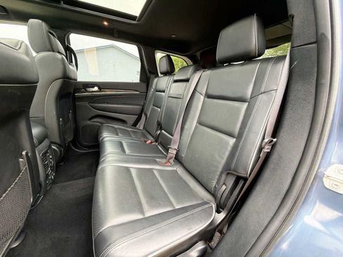 Used 2020 Jeep Grand Cherokee Overland AWD/4WD image 17