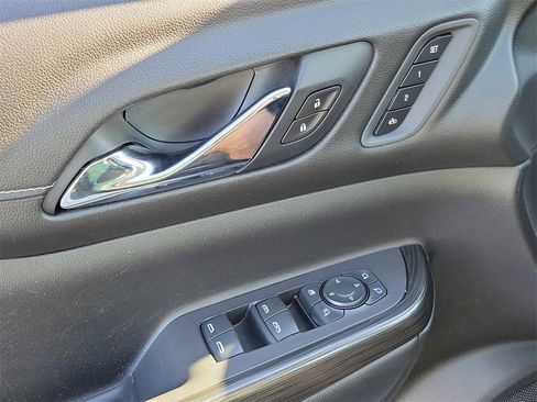 Used 2020 GMC Acadia SLT w/ Premium Package image 16