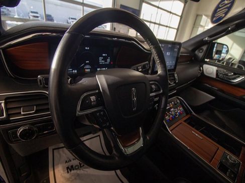 Used 2018 Lincoln Navigator Reserve w/ Technology Package image 21