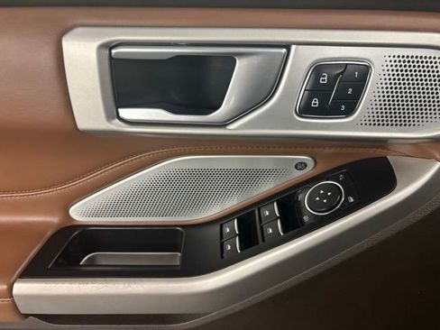 Used 2022 Ford Explorer King Ranch w/ Technology Package RWD image 23