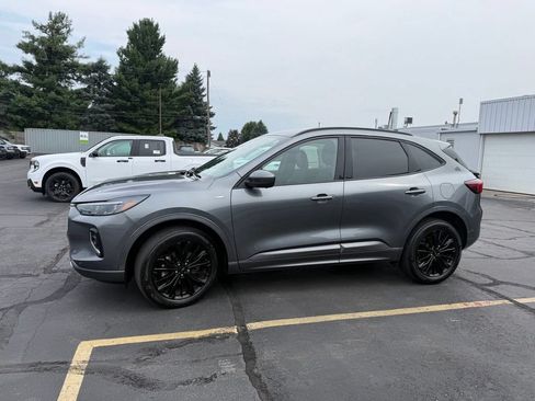 Certified 2023 Ford Escape ST-Line Elite AWD/4WD image 7