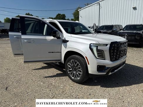 Used 2025 GMC Yukon XL Denali Ultimate w/ LPO, Illumination Package AWD/4WD image 42