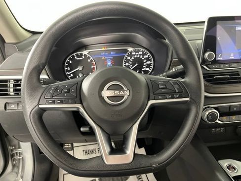 Used 2024 Nissan Altima 2.5 SV FWD image 22