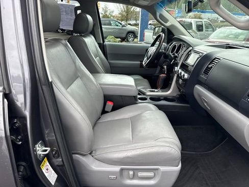 Used 2014 Toyota Sequoia Platinum w/ Preferred Accessory Package image 9