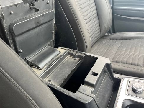 Used 2020 Ford Explorer XLT w/ Comfort Package image 35