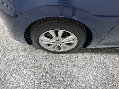 Used 2015 Hyundai Elantra GT FWD image 34