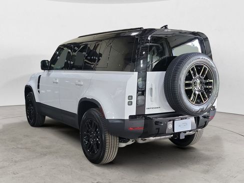 New 2026 Land Rover Defender 110 S AWD/4WD image 3