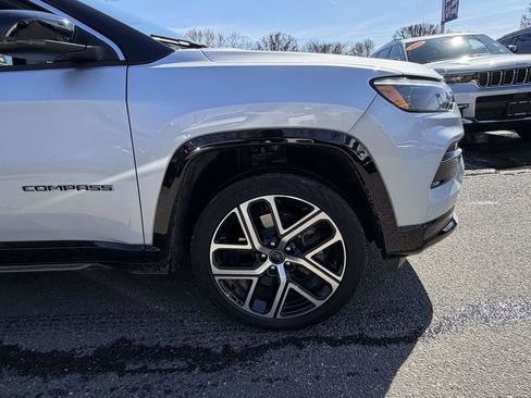 Certified 2025 Jeep Compass Limited w/ Elite Group AWD/4WD image 11