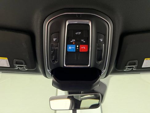 Used 2025 Jeep Grand Cherokee Altitude AWD/4WD image 66