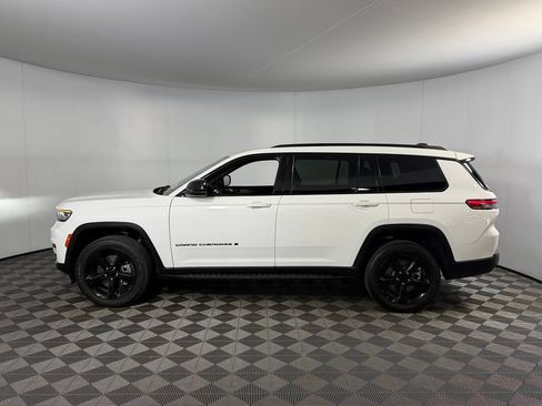 Certified 2023 Jeep Grand Cherokee L Laredo AWD/4WD image 10