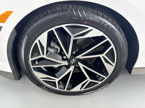 Used 2023 Hyundai Ioniq 6 SEL RWD image 38