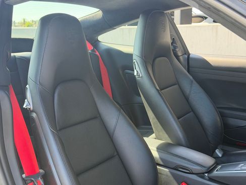 Certified 2018 Porsche 911 Carrera RWD image 15