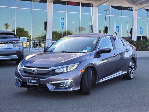 Used 2017 Honda Civic EX-T image 3