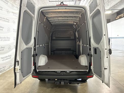 New 2025 Mercedes-Benz Sprinter 2500 image 8