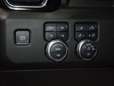 Used 2024 GMC Sierra 1500 Denali AWD/4WD image 36