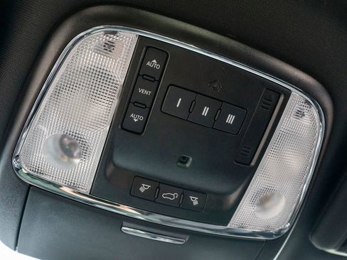 Used 2021 Jeep Grand Cherokee Limited image 38