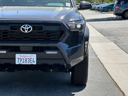 Used 2025 Toyota Tacoma TRD Off-Road AWD/4WD image 13
