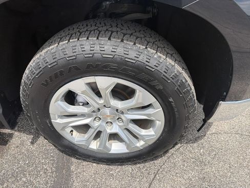Used 2024 Chevrolet Silverado 1500 LTZ AWD/4WD image 31