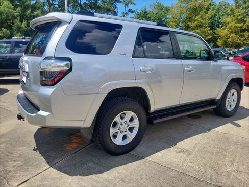 Certified 2022 Toyota 4Runner SR5 AWD/4WD image 7