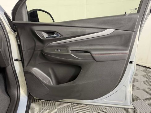 Used 2023 Chevrolet Bolt EUV LT w/ Convenience Package FWD image 12