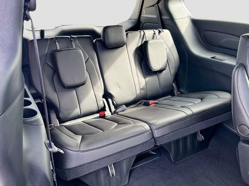 New 2026 Chrysler Pacifica Select image 26