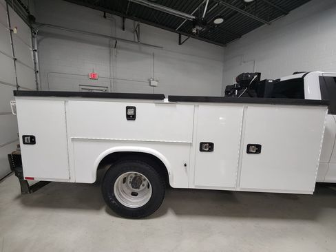 Used 2020 Ford F350 XL w/ Power Equipment Group RWD image 7