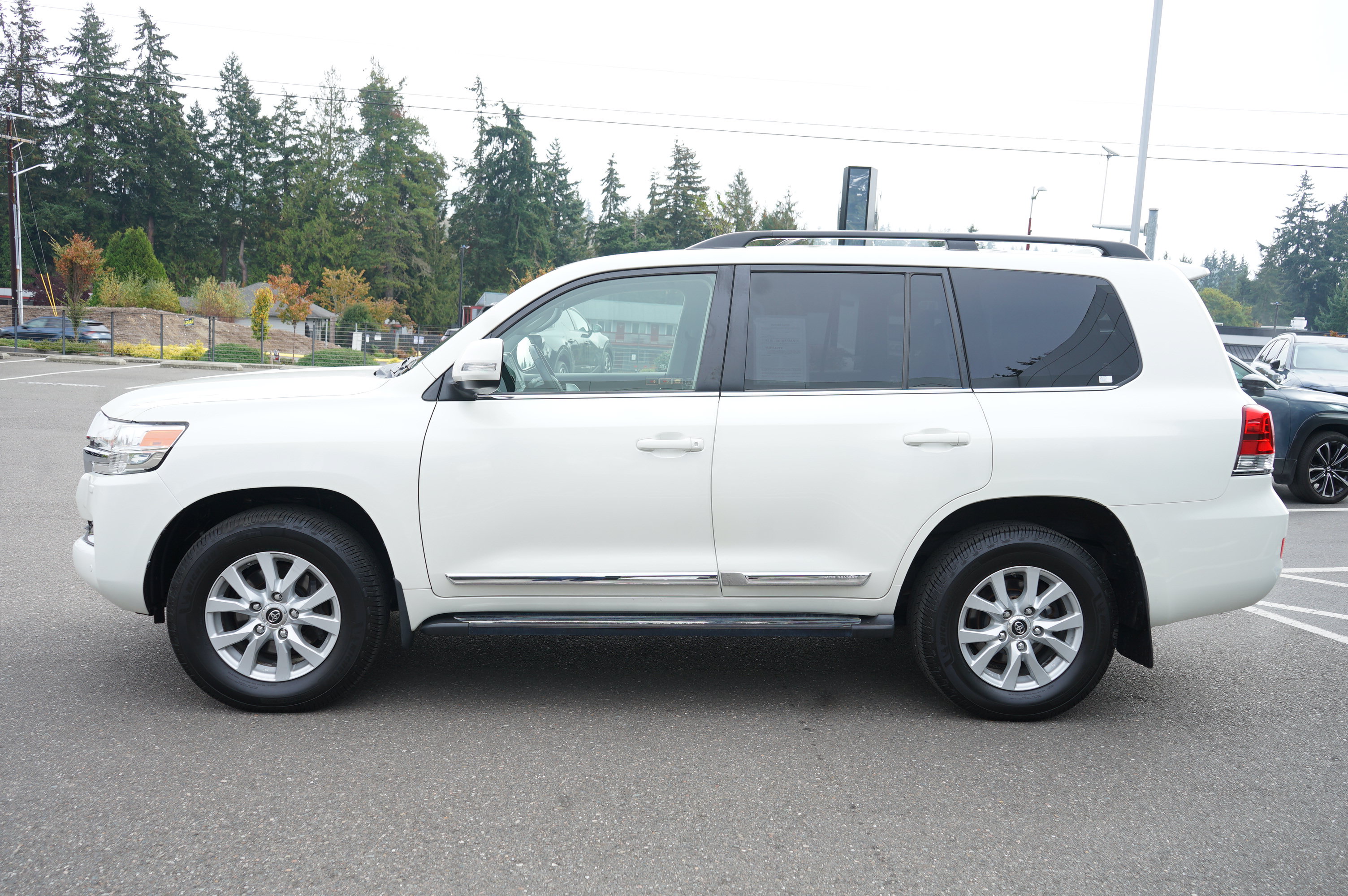 Used 2018 Toyota Land Cruiser AWD/4WD image 6