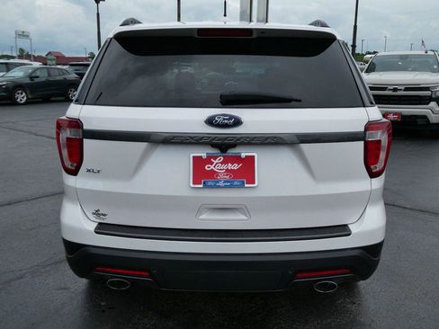 Used 2018 Ford Explorer XLT w/ Equipment Group 202A FWD image 6