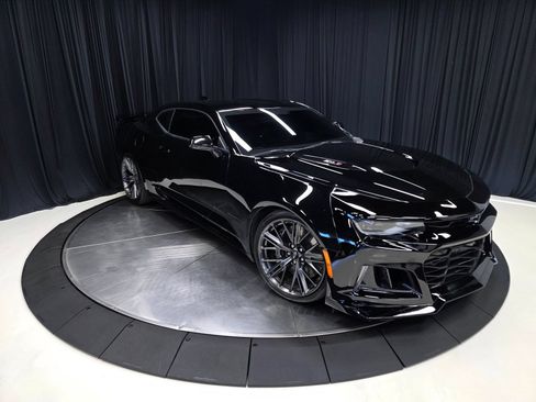 Used 2021 Chevrolet Camaro ZL1 RWD image 58