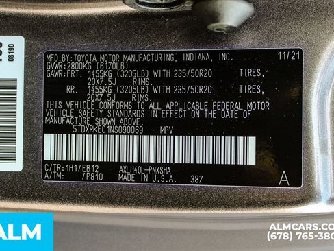 Used 2022 Toyota Sienna XSE image 43