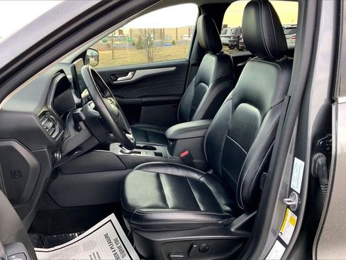 Used 2023 Ford Escape Platinum image 9