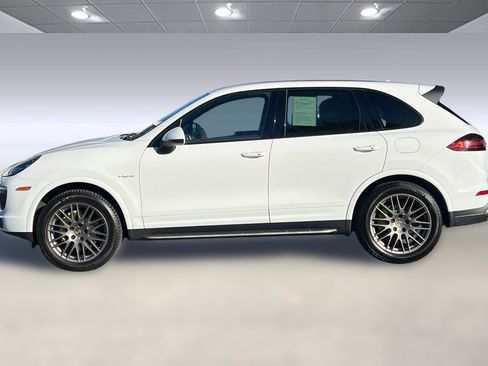 Used 2017 Porsche Cayenne S image 2