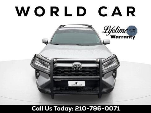 Used 2023 Toyota RAV4 XLE Premium image 8