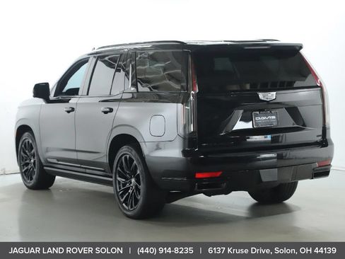 Used 2022 Cadillac Escalade Sport Platinum w/ LPO, ONYX Package AWD/4WD image 5