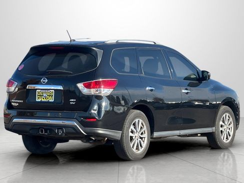 Used 2015 Nissan Pathfinder SV image 4