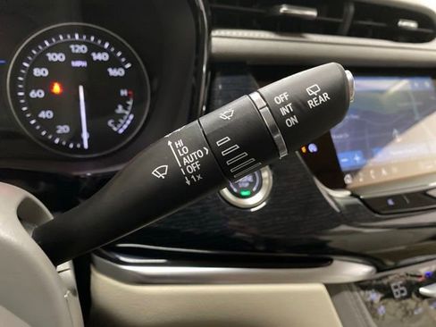 Used 2025 Cadillac XT6 Premium Luxury w/ Technology Package FWD image 41