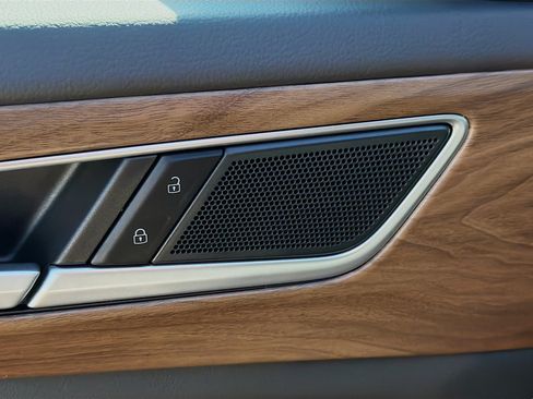 New 2026 Volkswagen Atlas SE FWD image 24