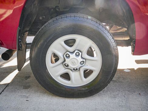 Used 2019 Toyota Tundra SR image 13