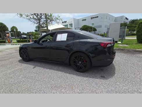 Used 2023 Maserati Ghibli Modena RWD image 47