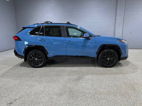 Used 2024 Toyota RAV4 SE w/ Convenience Package AWD/4WD image 2