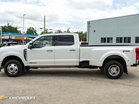 Used 2023 Ford F350 Lariat w/ Lariat Ultimate Package AWD/4WD image 10