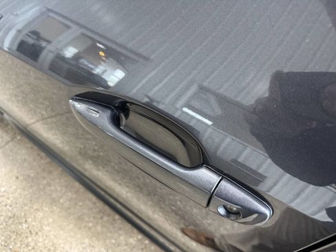 Used 2023 Subaru Outback Premium image 28