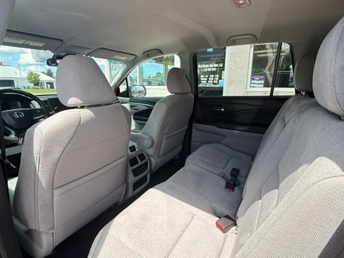 Used 2021 Honda Pilot EX image 11