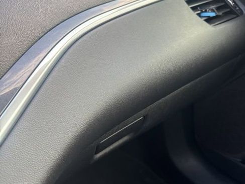 Used 2018 Chevrolet Impala LT image 25