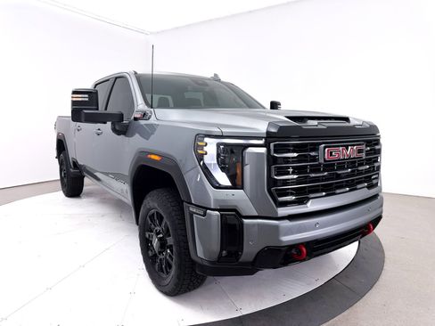 Used 2025 GMC Sierra 2500 AT4 AWD/4WD image 15