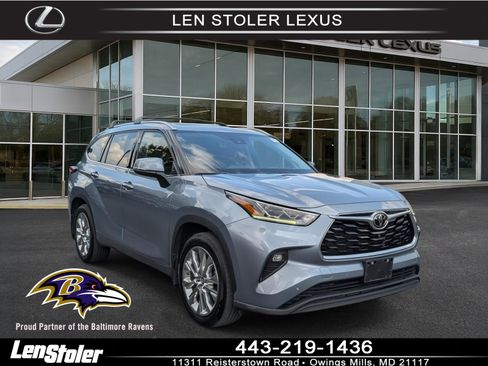 Used 2021 Toyota Highlander Limited image 1